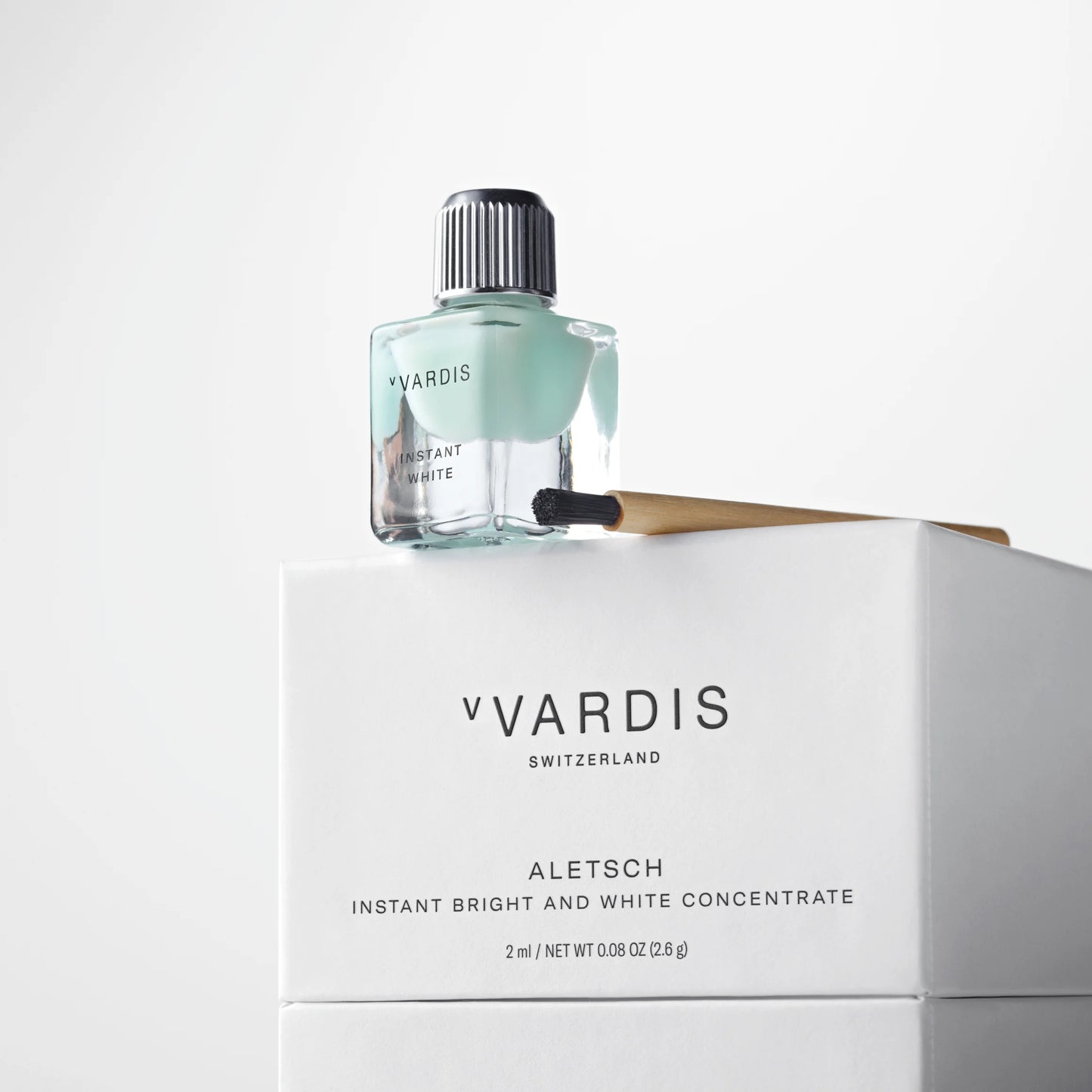 INSTANT BRIGHT AND WHITE VARDIS